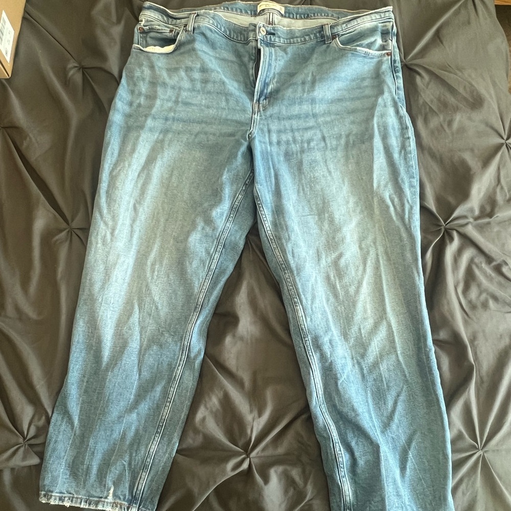 Abercrombie & Fitch “the mom high rise” jeans